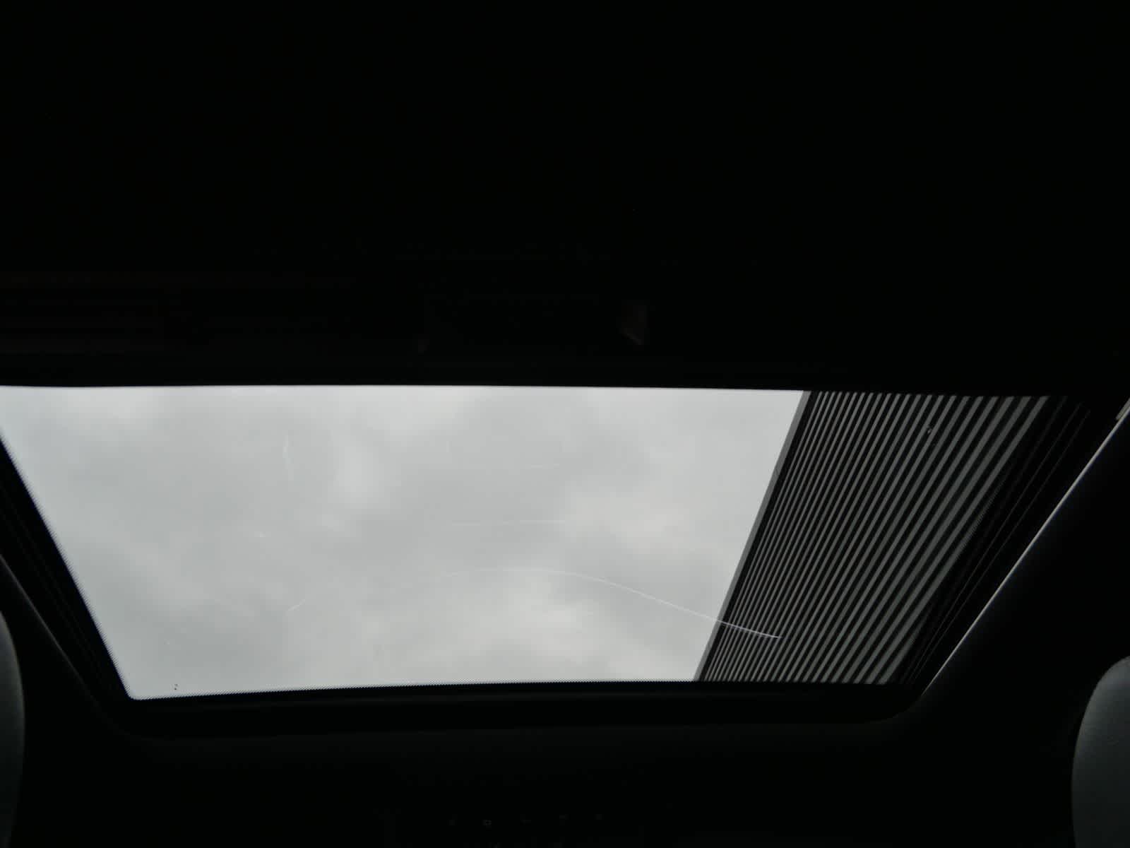 Thumbnail: 2017 Mercedes-Benz E-Class - 14