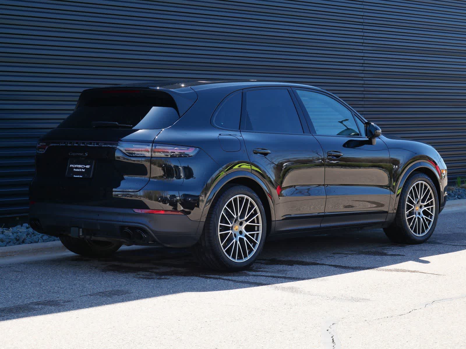 Thumbnail: 2023 Porsche Cayenne - 26