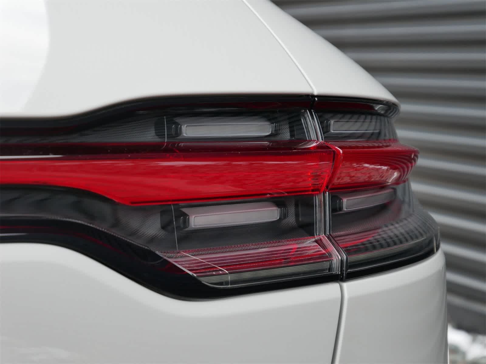 Thumbnail: 2025 Porsche Macan - 7