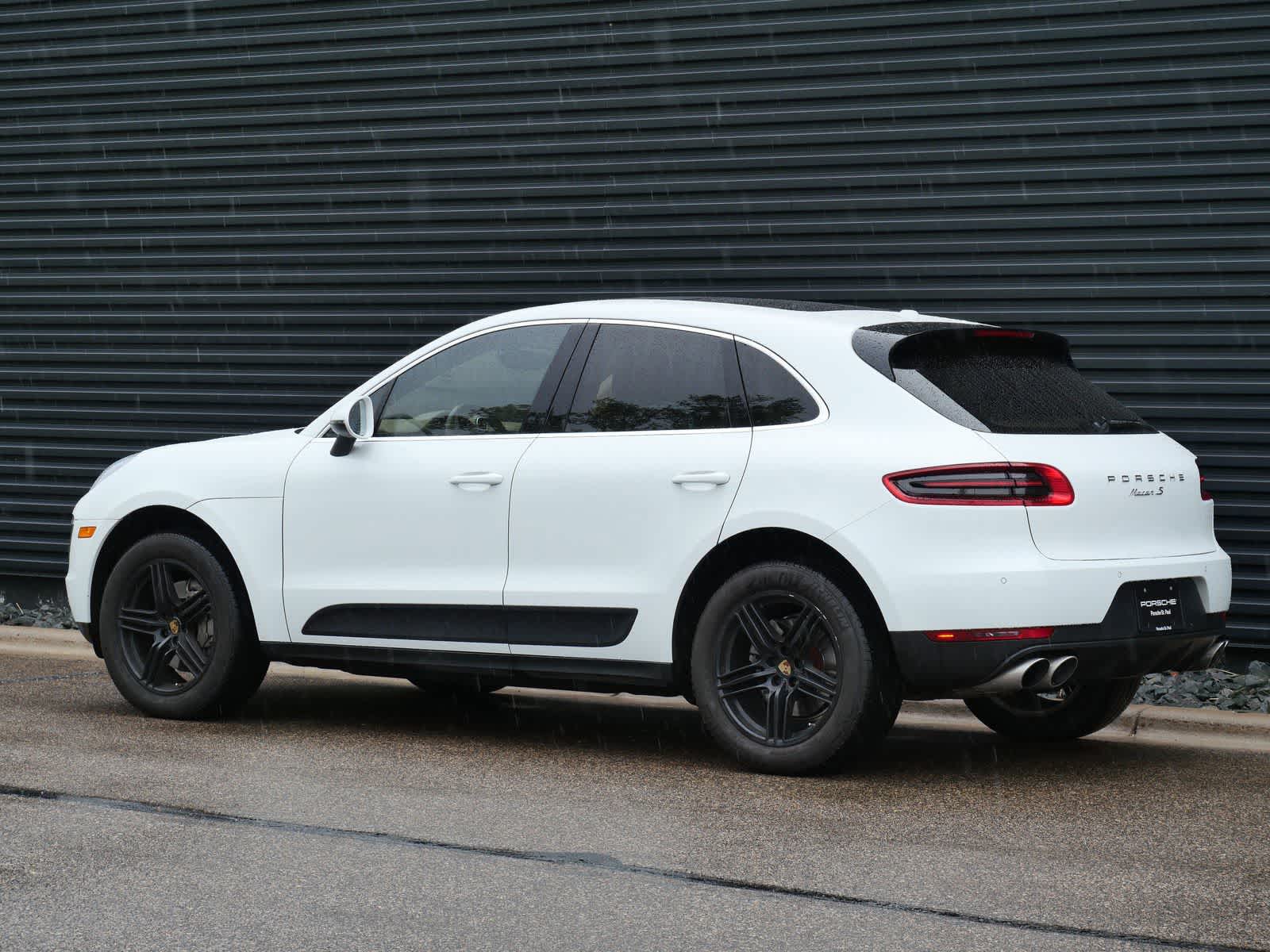 Thumbnail: 2015 Porsche Macan - 3