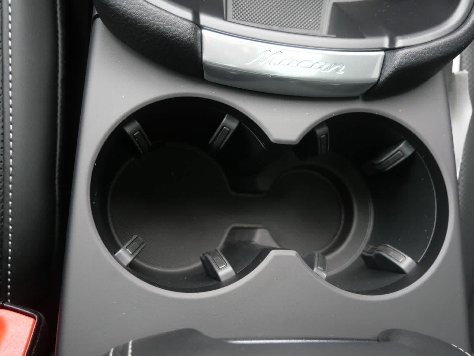 Thumbnail: 2026 Porsche Macan - 24