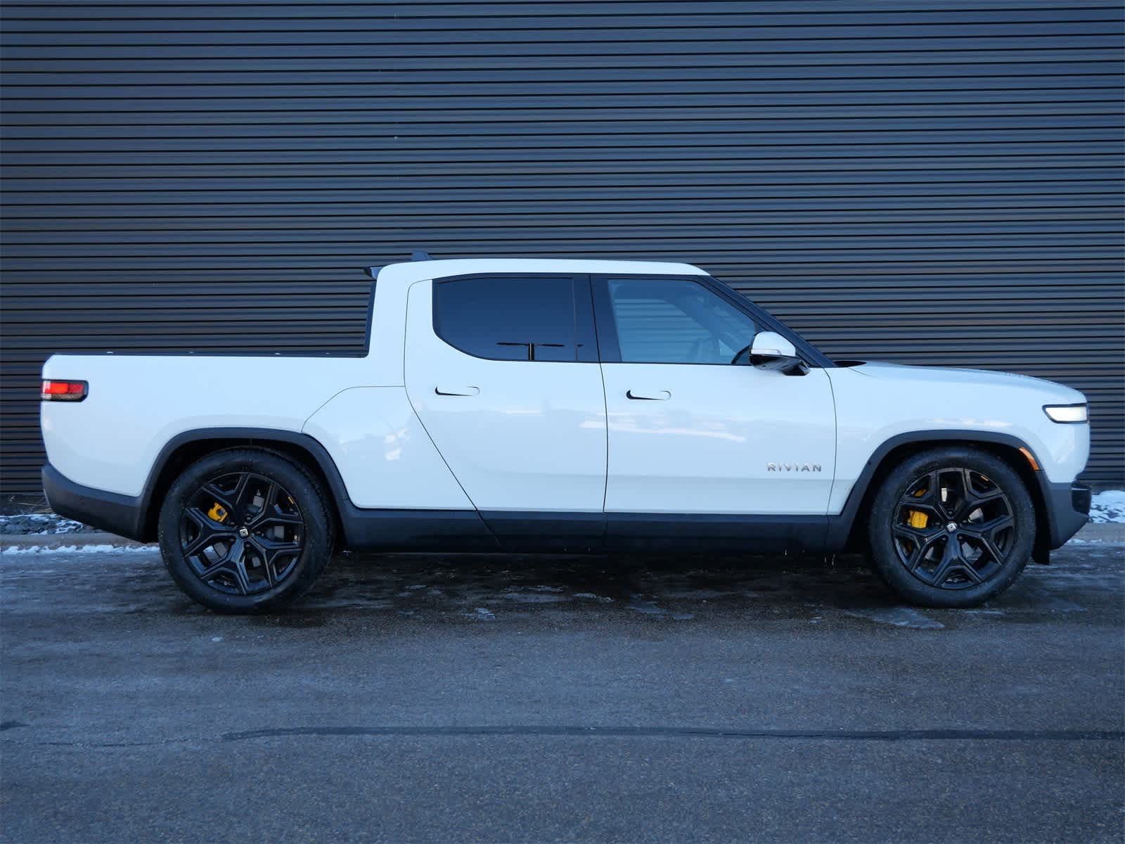 Thumbnail: 2022 Rivian R1T - 27