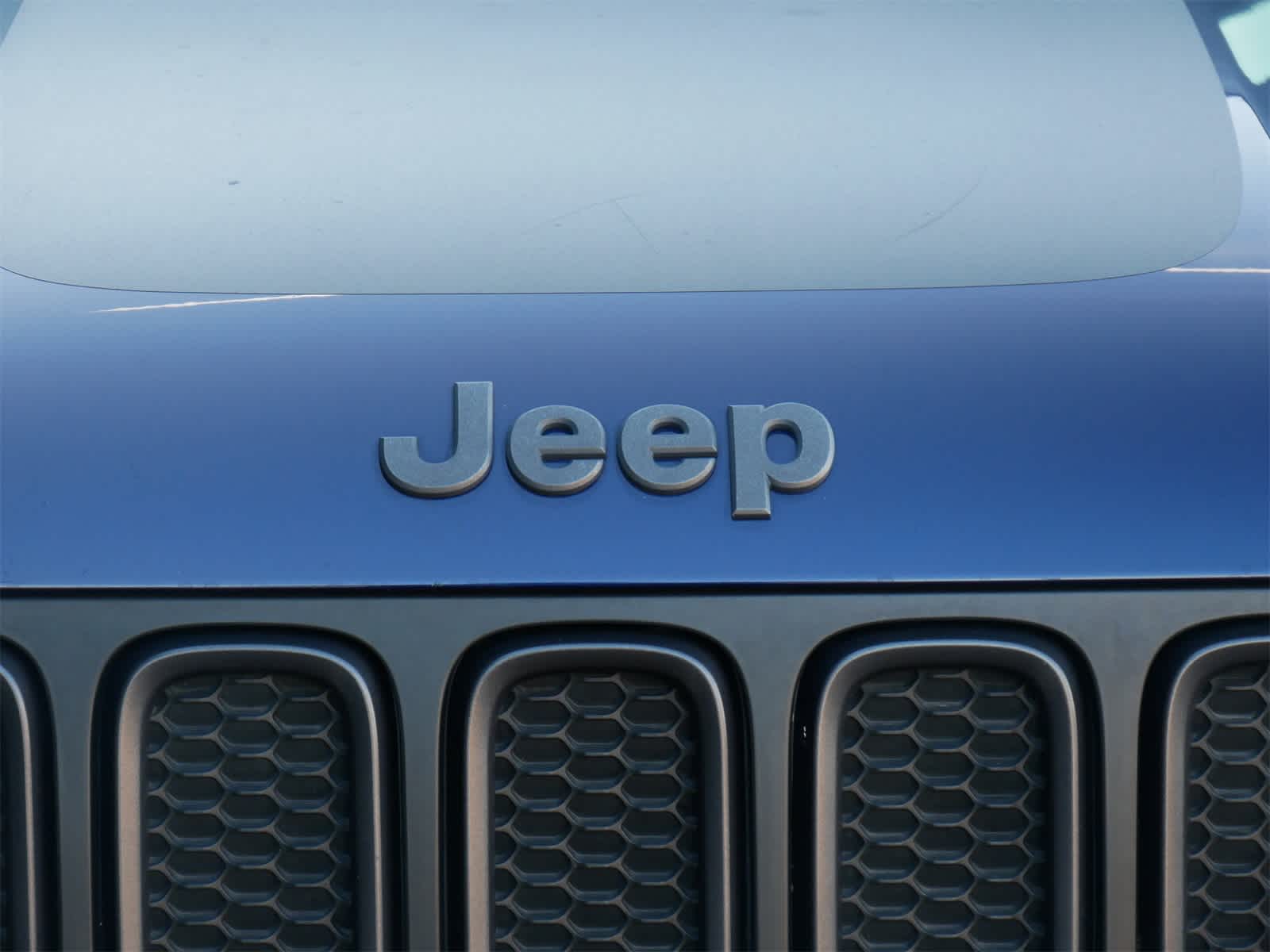 Thumbnail: 2016 Jeep Renegade - 19