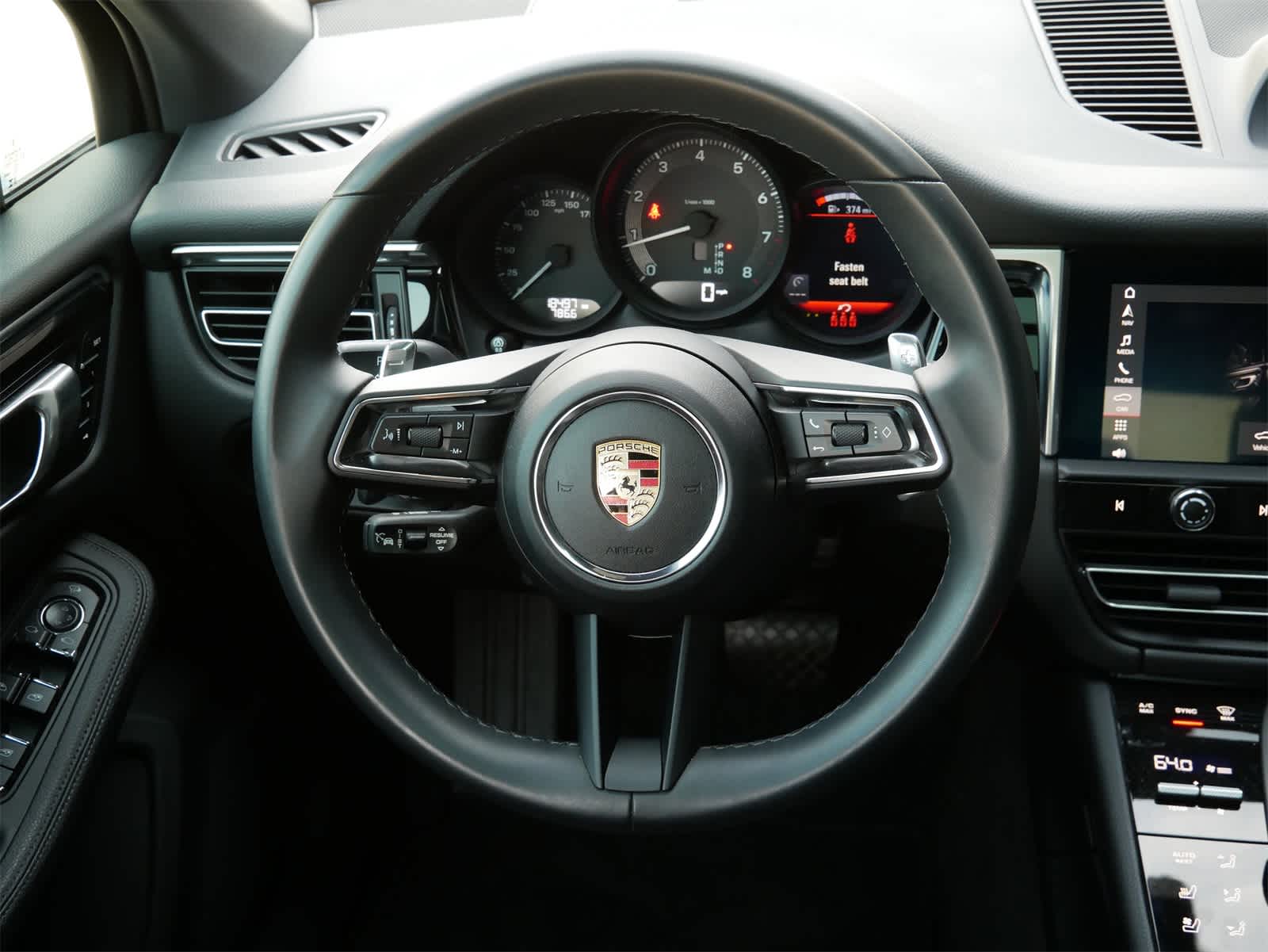 Thumbnail: 2023 Porsche Macan - 9