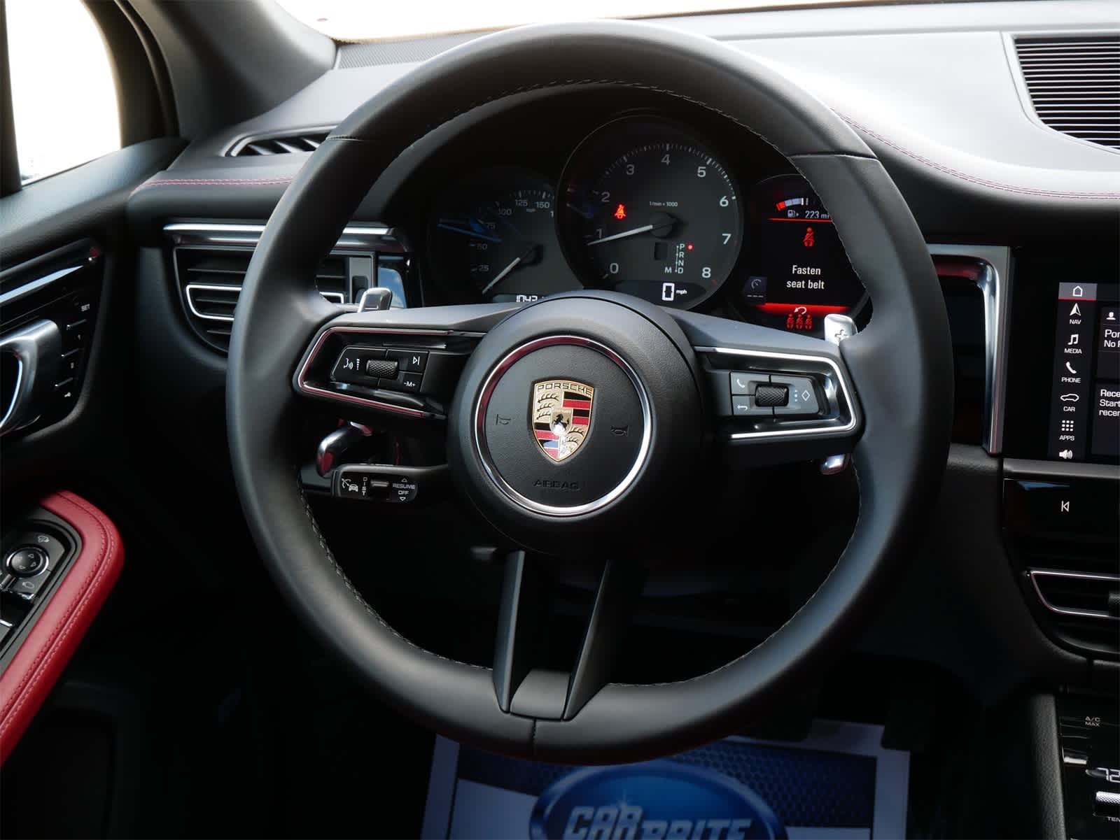 2024 Porsche Macan Base 9