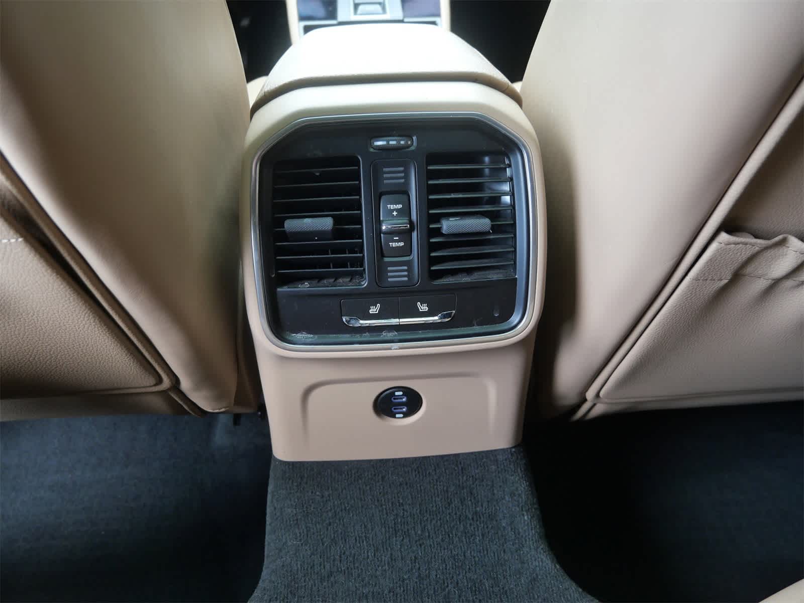 Thumbnail: 2024 Porsche Macan - 13