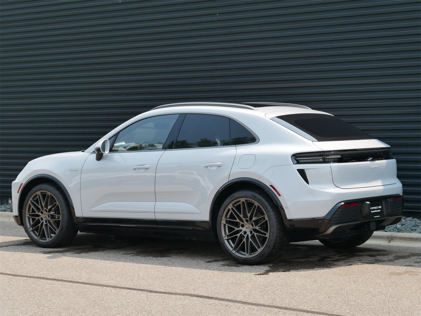 Thumbnail: 2025 Porsche Macan - 3