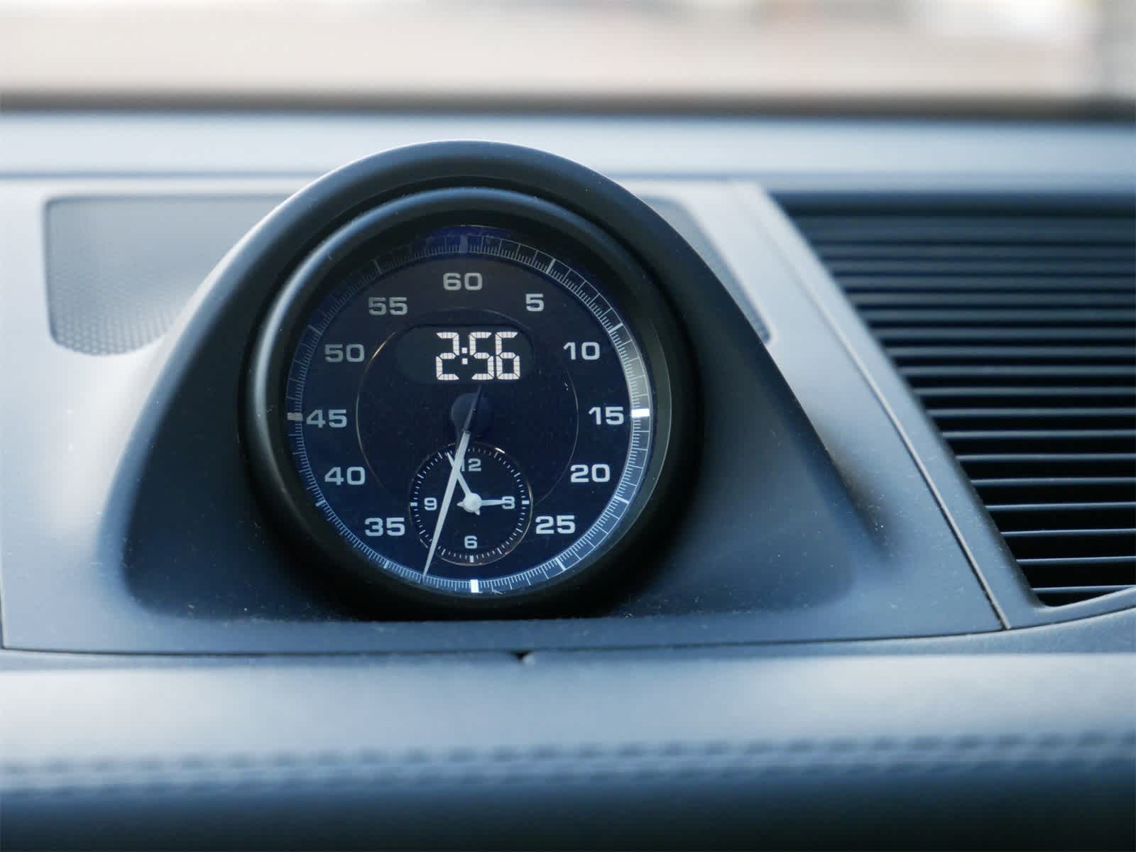 Thumbnail: 2023 Porsche Macan - 16