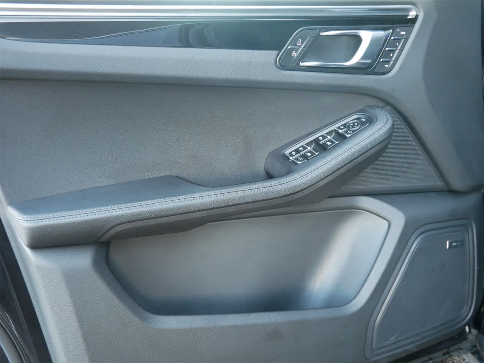 Thumbnail: 2024 Porsche Macan - 9