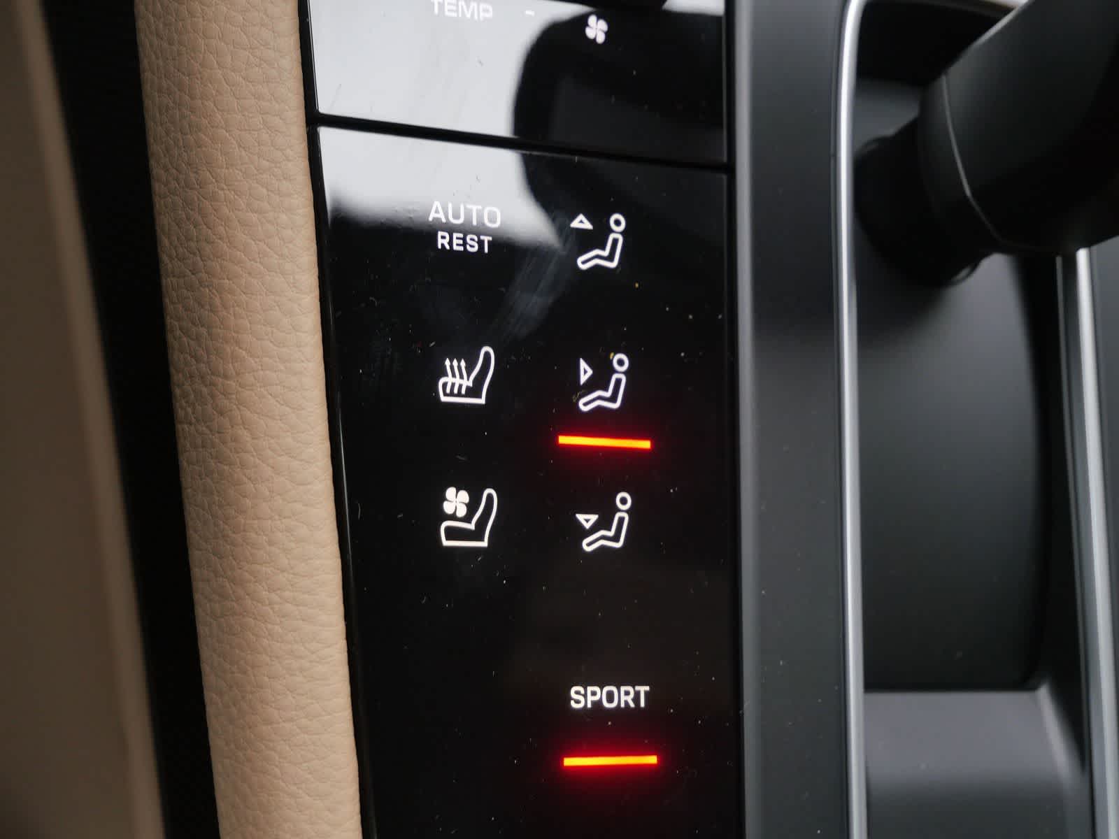 Thumbnail: 2026 Porsche Macan - 18