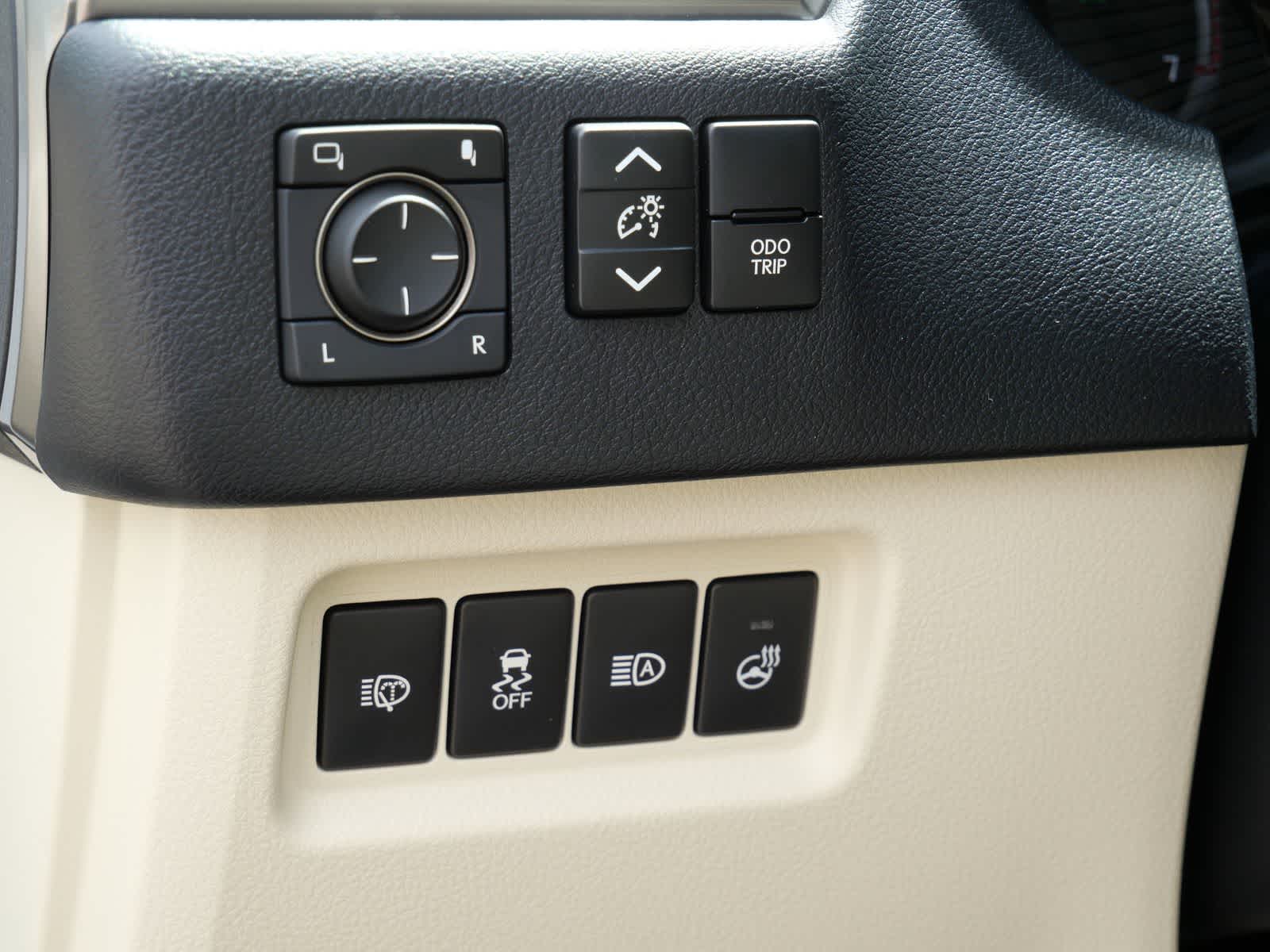 Thumbnail: 2023 Lexus GX - 16