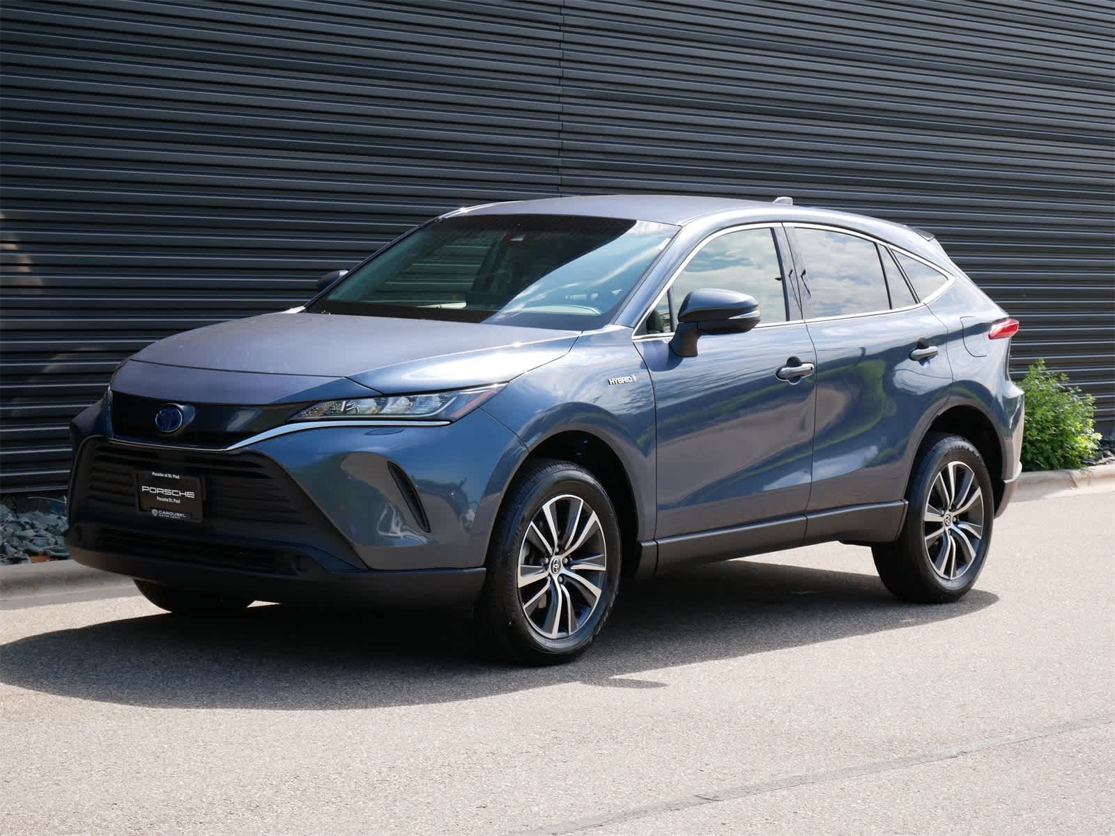 2021 Toyota Venza LE -
                  Saint Paul, MN
