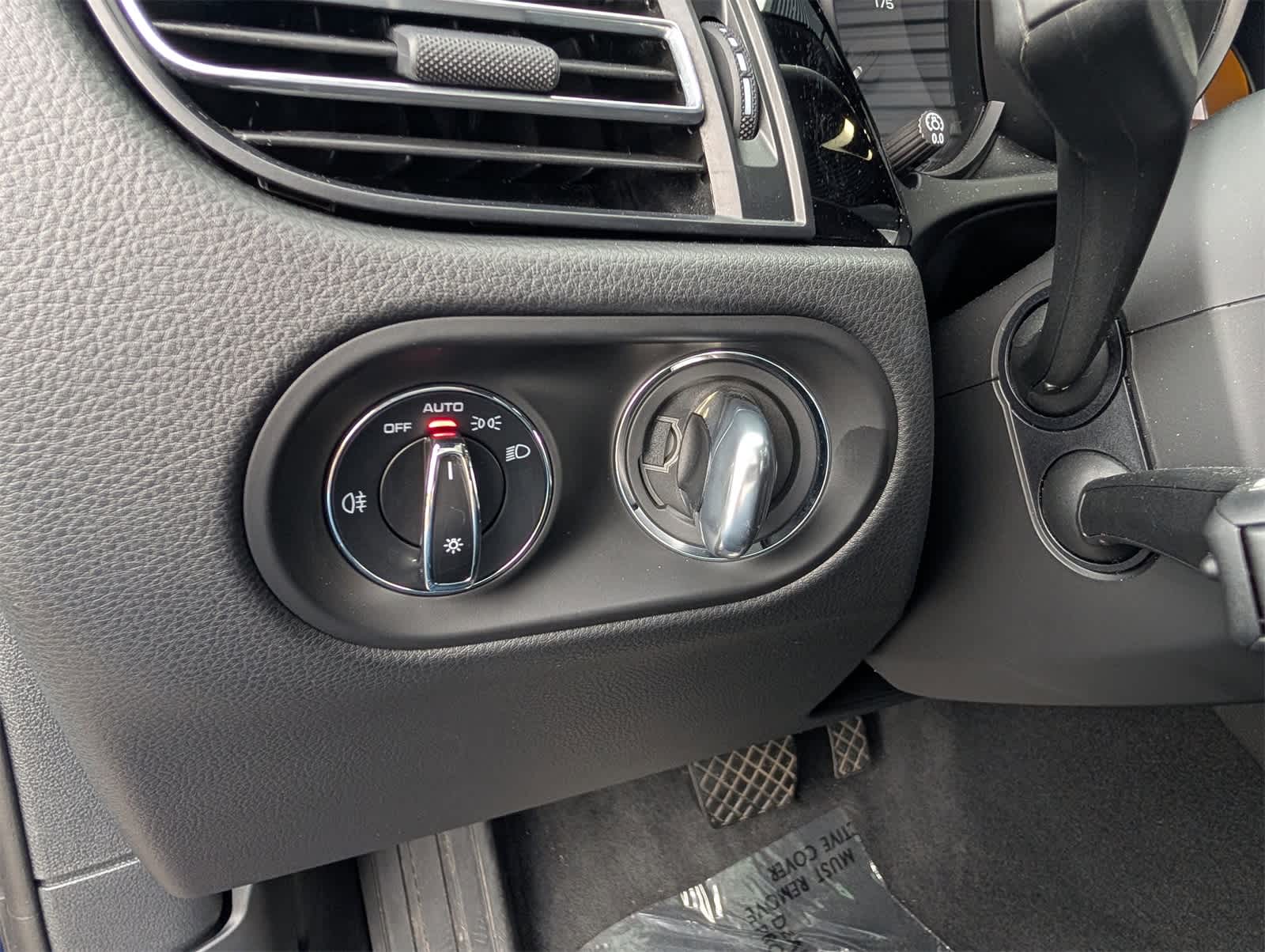 Thumbnail: 2025 Porsche Macan - 14