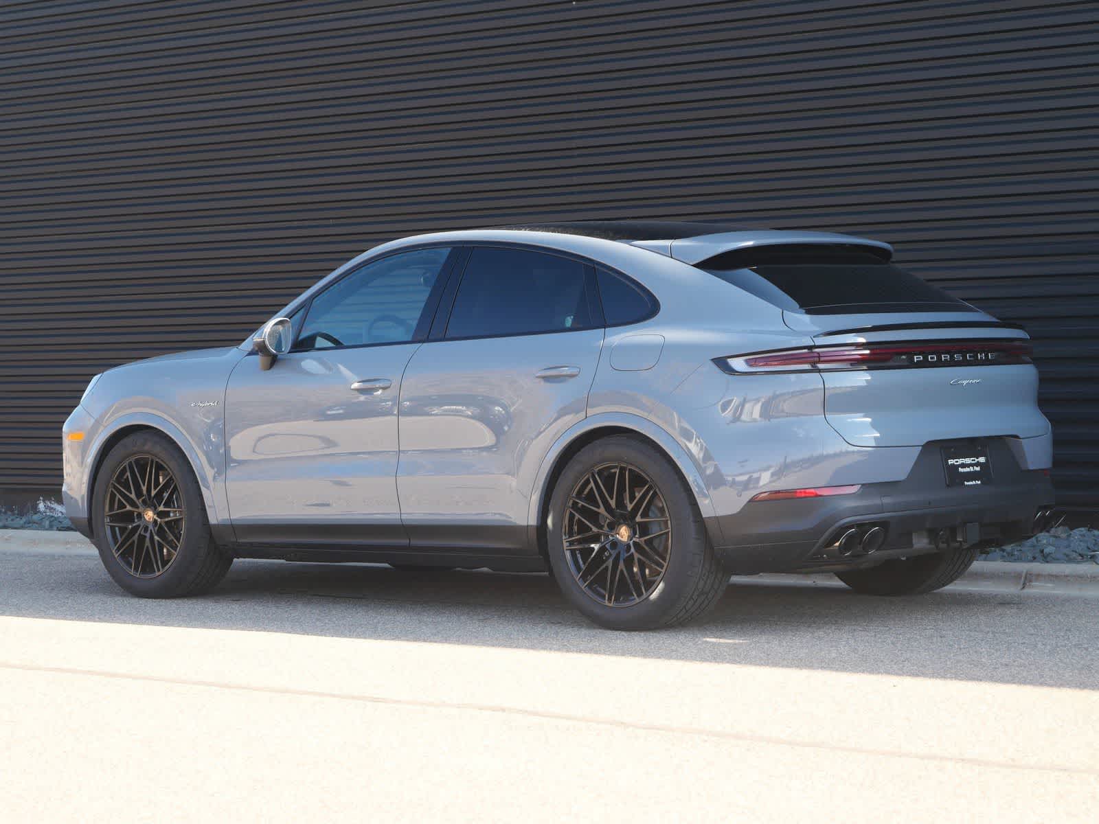 Thumbnail: 2026 Porsche Cayenne - 3