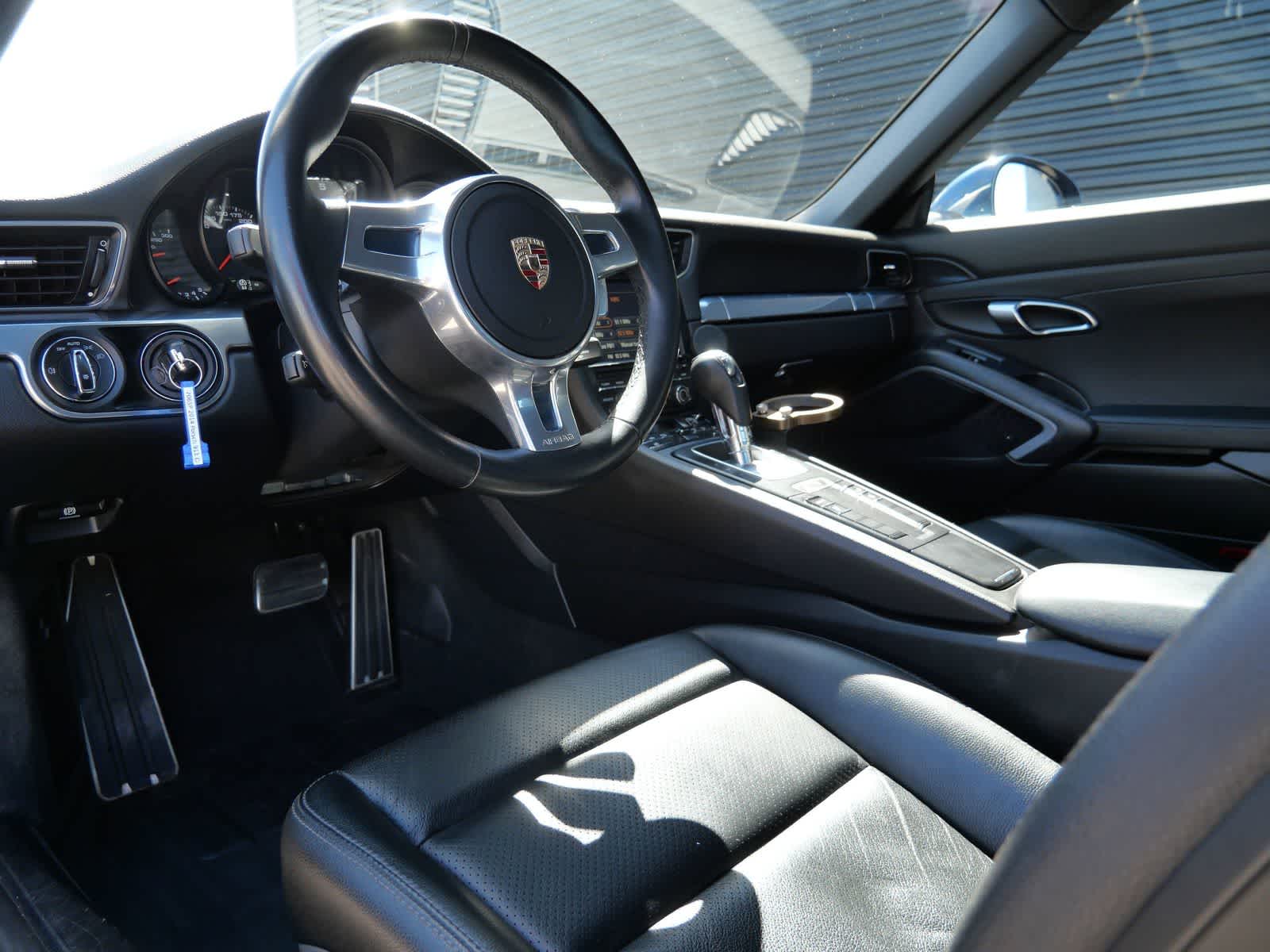Thumbnail: 2014 Porsche 911 - 4