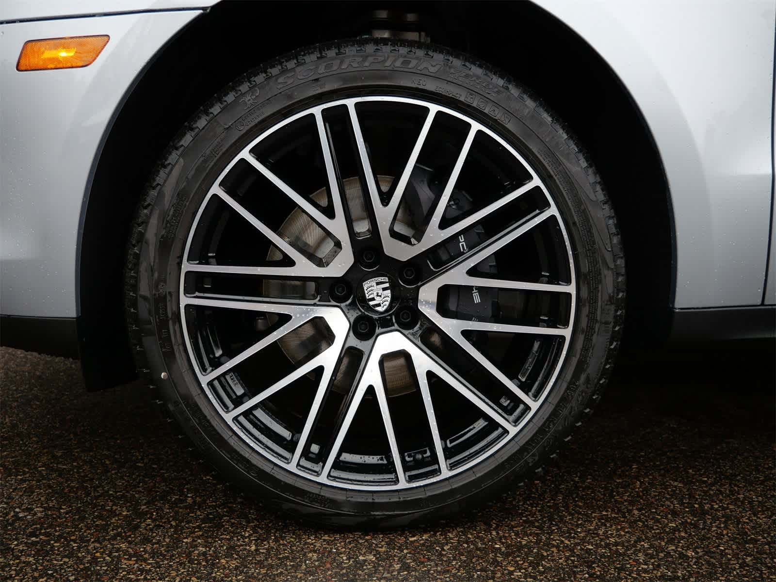 Thumbnail: 2026 Porsche Macan - 23