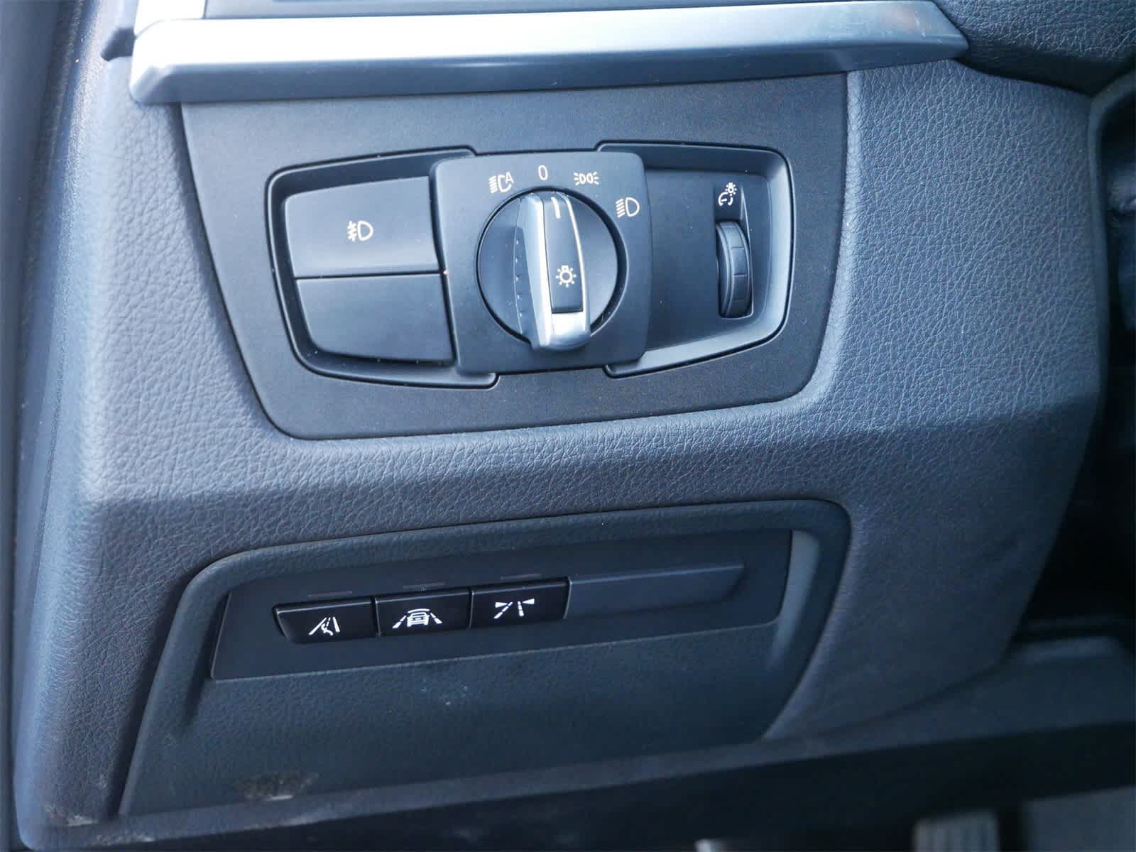 Thumbnail: 2018 BMW 3 Series - 14