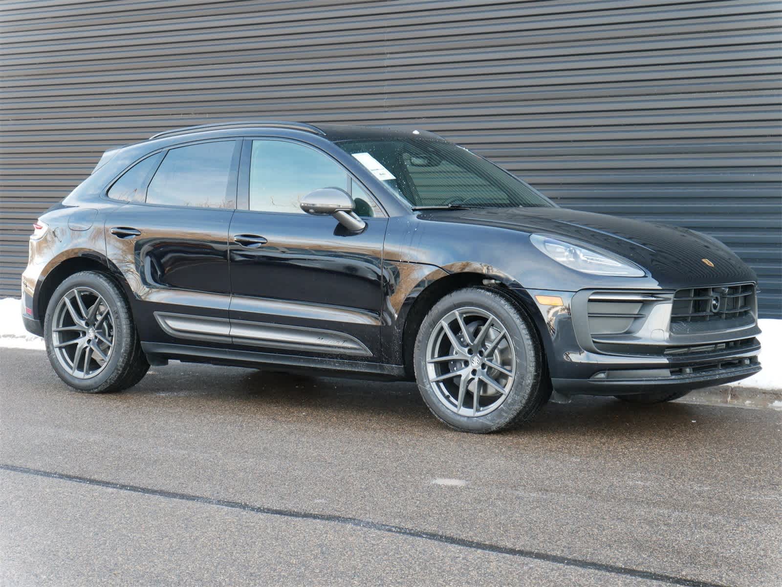 Thumbnail: 2025 Porsche Macan - 24