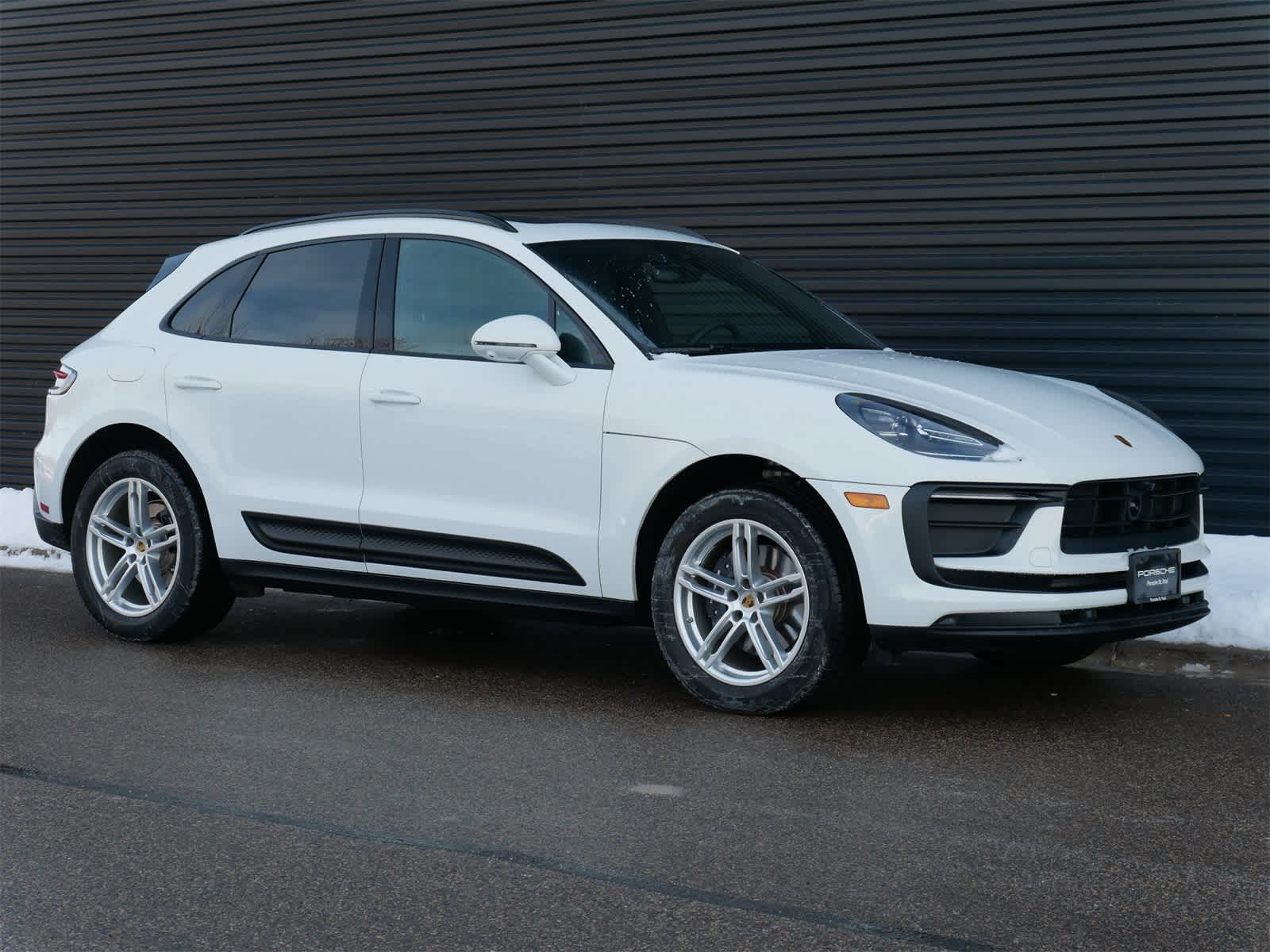 Thumbnail: 2025 Porsche Macan - 25