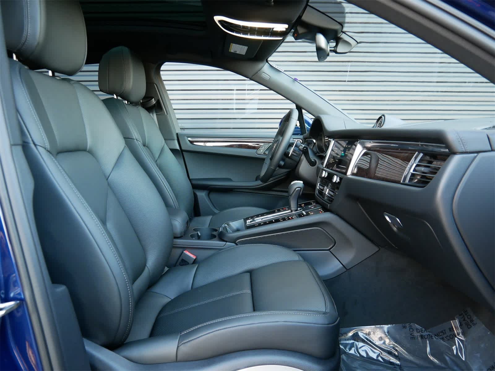 Thumbnail: 2026 Porsche Macan - 26