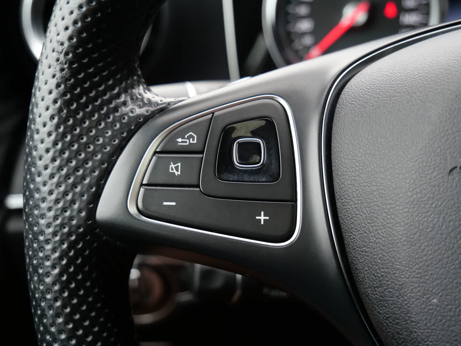 Thumbnail: 2017 Mercedes-Benz E-Class - 27