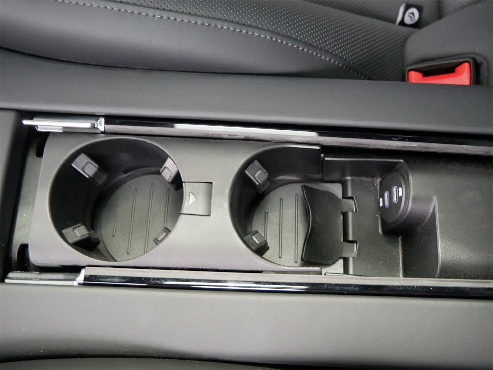 Thumbnail: 2021 Porsche Panamera - 11