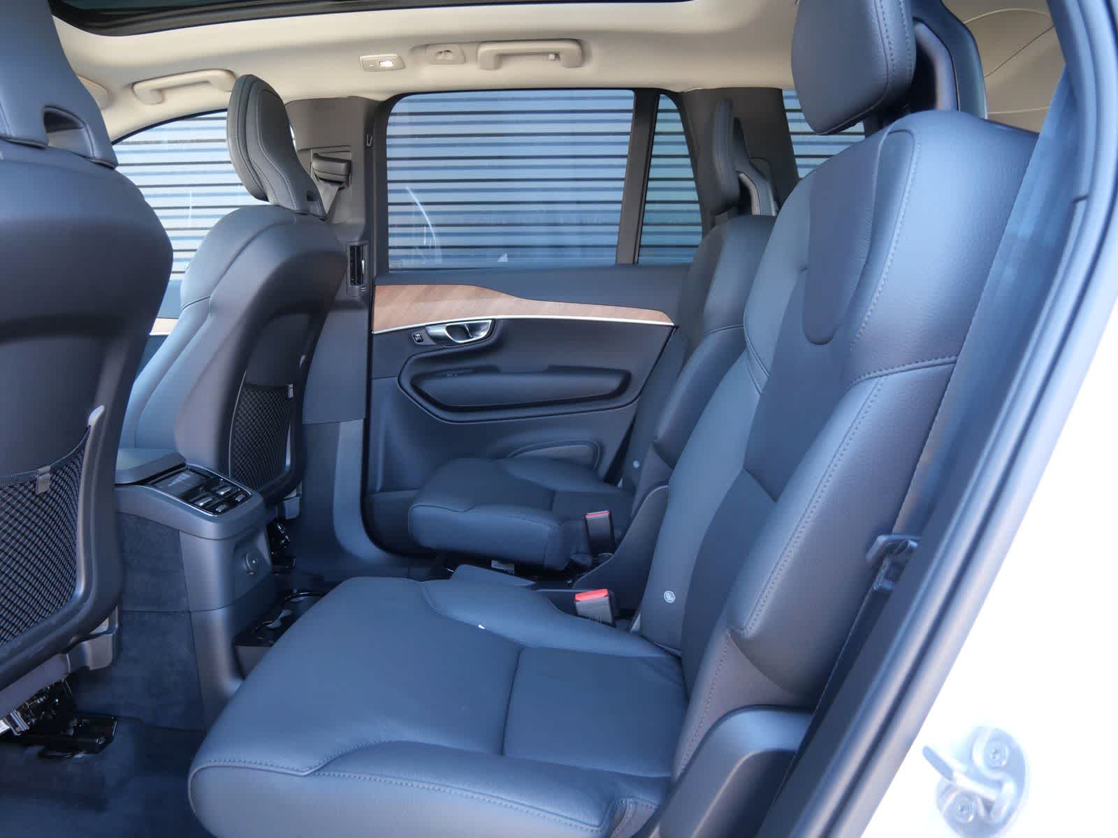 Thumbnail: 2025 Volvo XC90 - 11