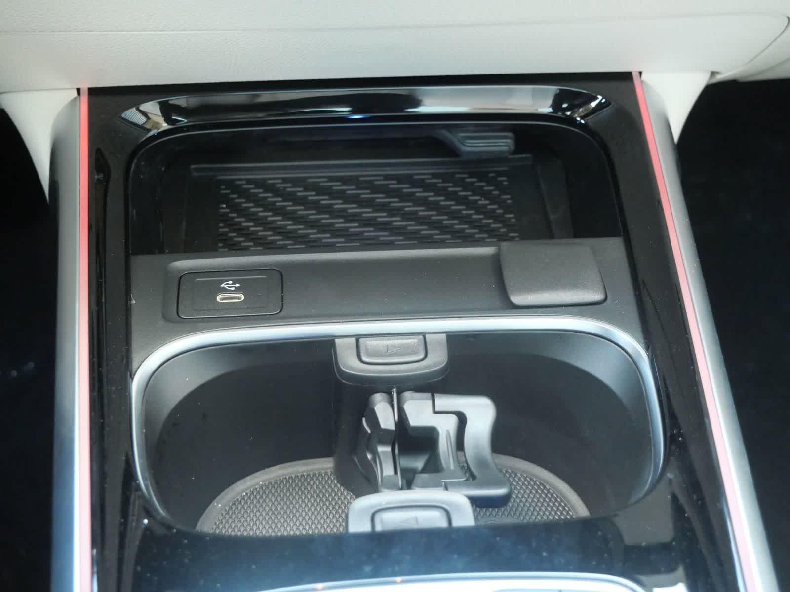 Thumbnail: 2025 Mercedes-Benz EQB - 16