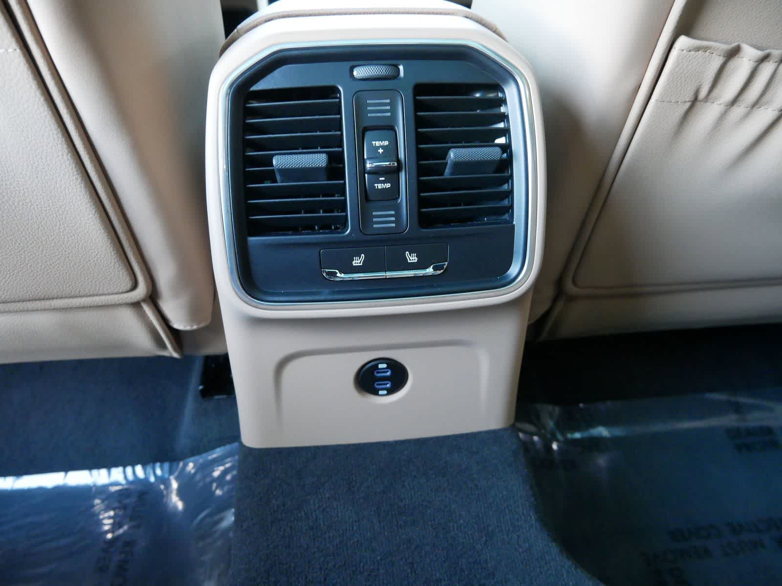 Thumbnail: 2025 Porsche Macan - 13