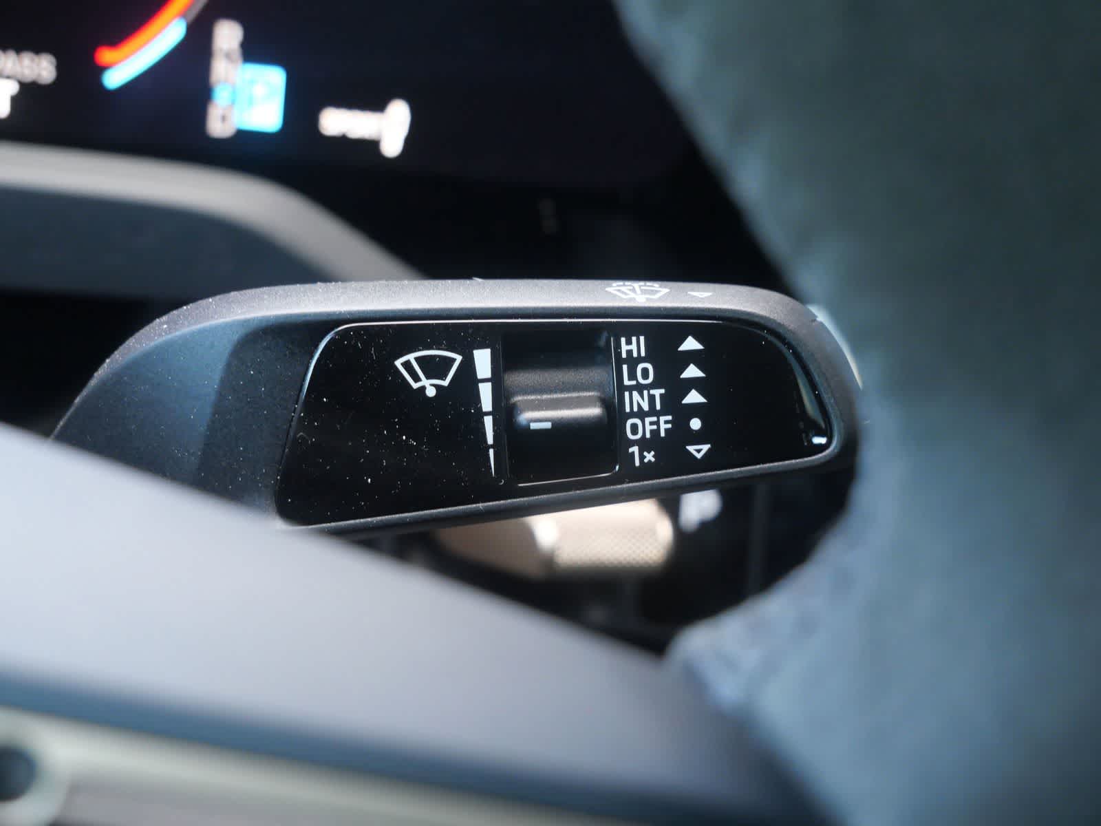 Thumbnail: 2025 Porsche Taycan - 24