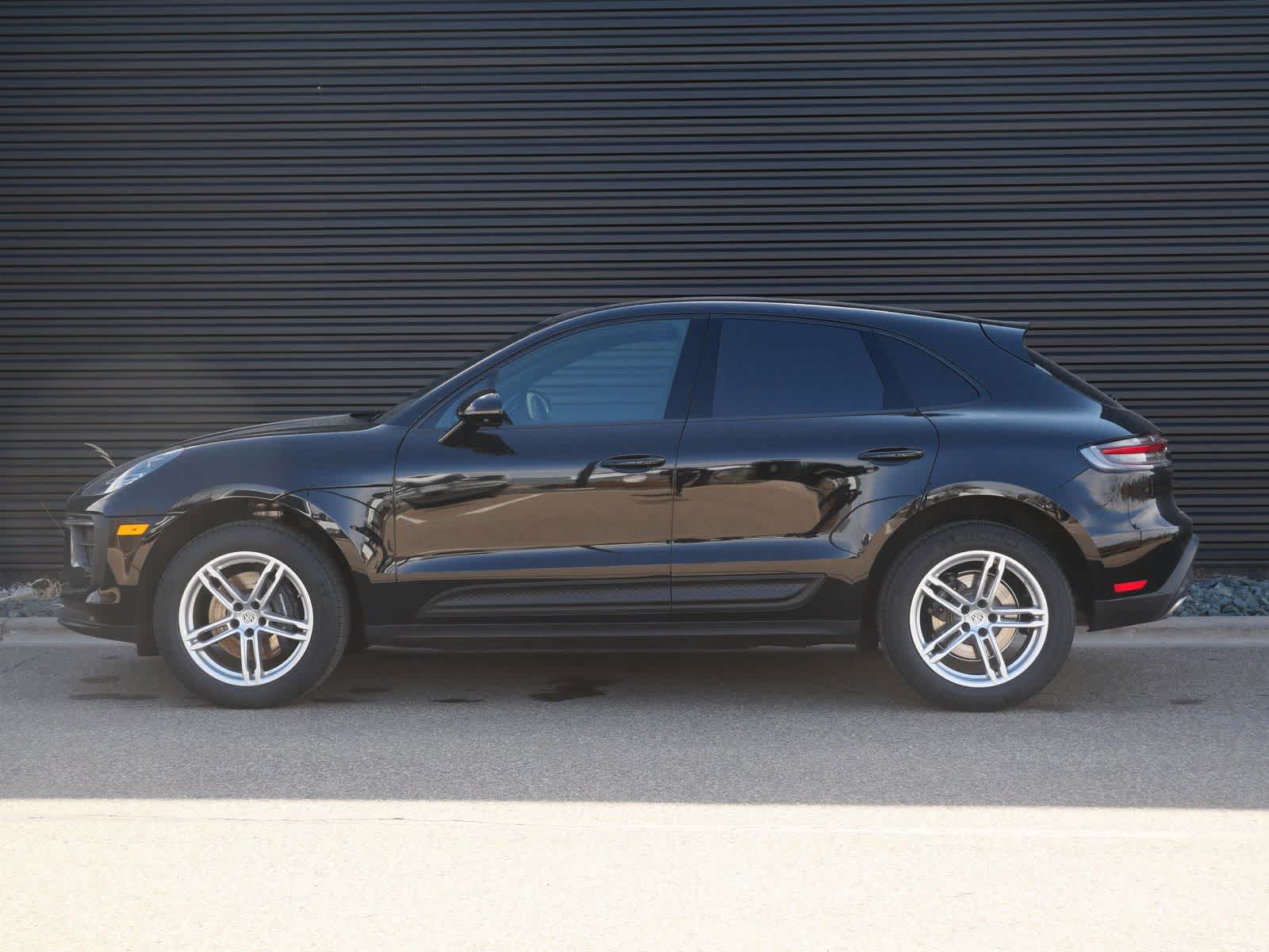 Thumbnail: 2025 Porsche Macan - 2