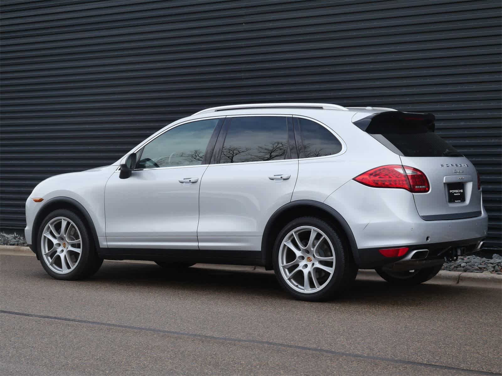 Thumbnail: 2014 Porsche Cayenne - 3