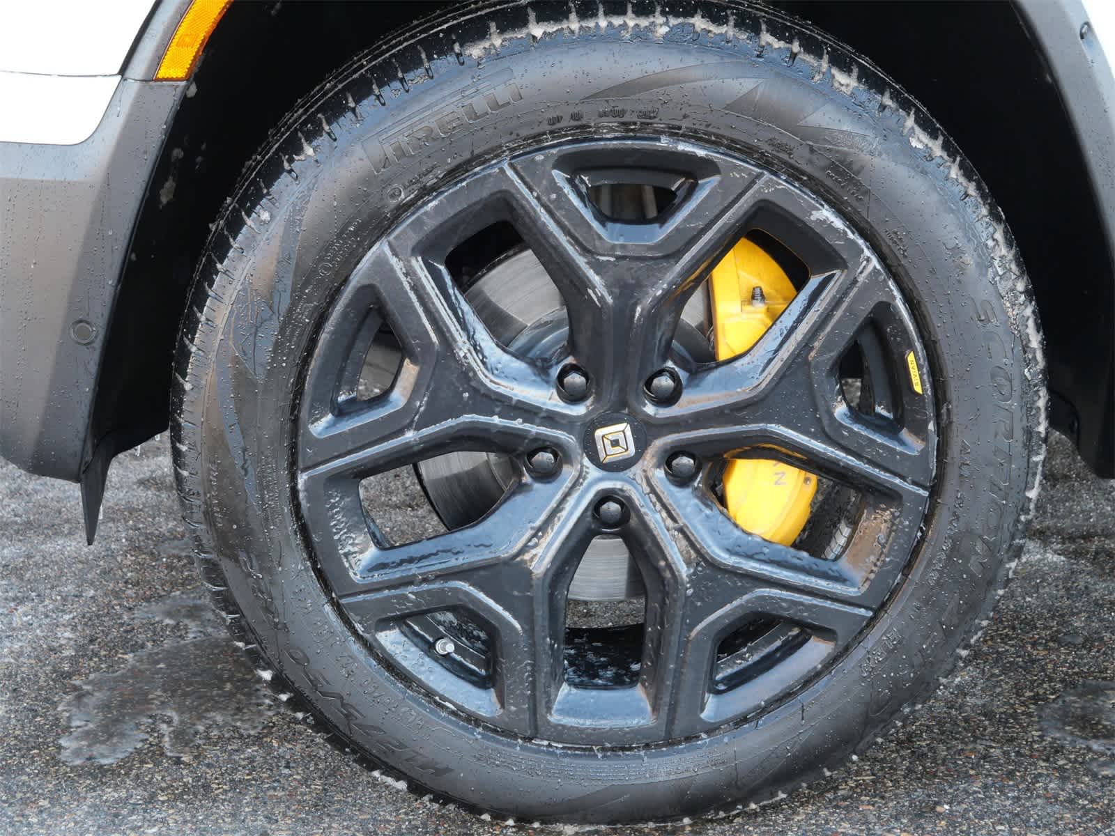 Thumbnail: 2022 Rivian R1T - 7