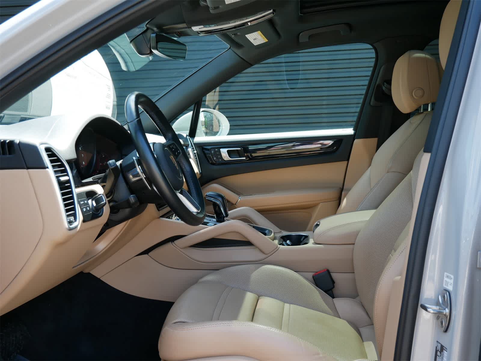 2022 Porsche Cayenne Base 5