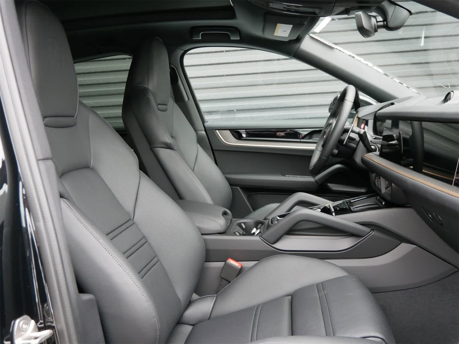 Thumbnail: 2026 Porsche Cayenne - 27