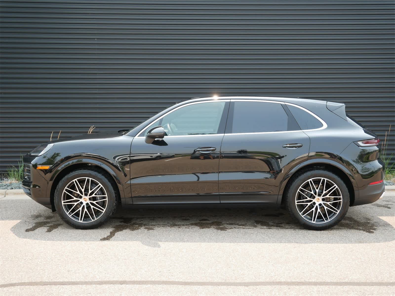 Thumbnail: 2025 Porsche Cayenne - 2