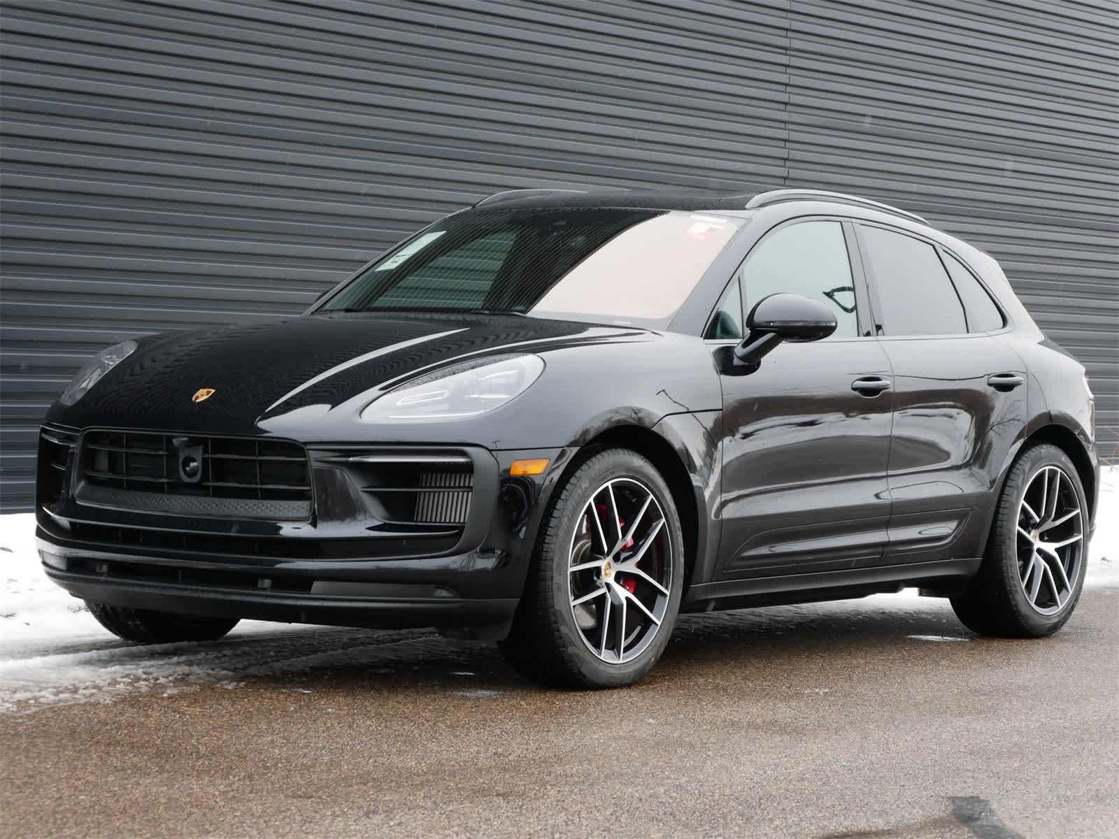 Thumbnail: 2025 Porsche Macan - 1