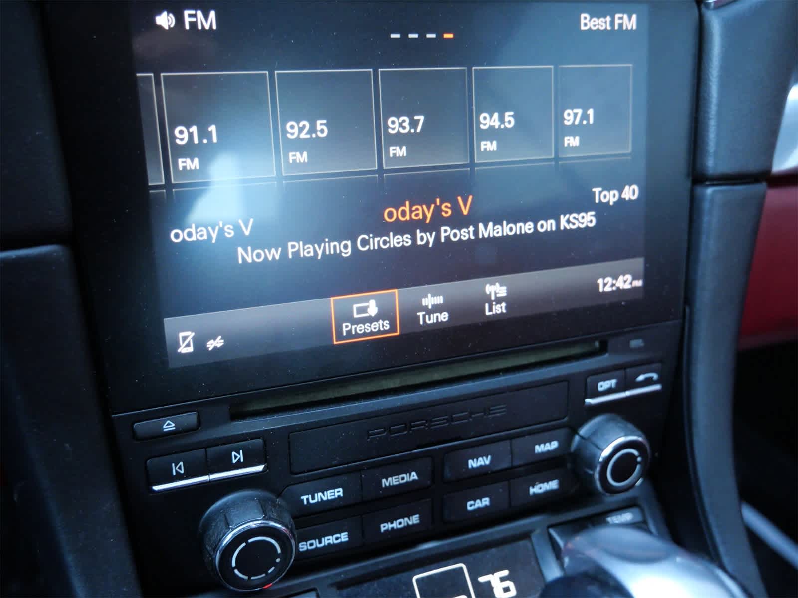 Thumbnail: 2017 Porsche 911 - 13