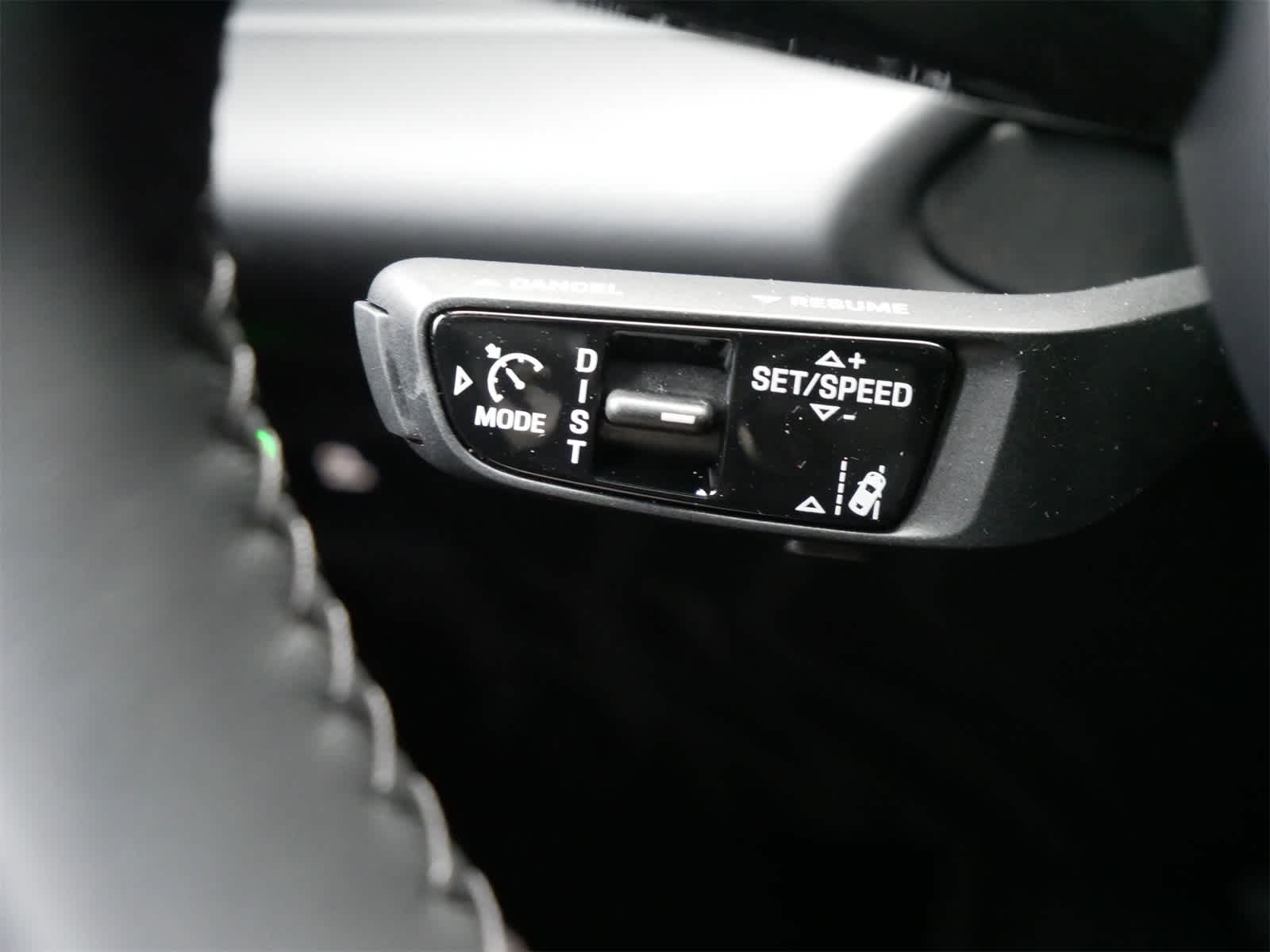 Thumbnail: 2025 Porsche Macan - 18