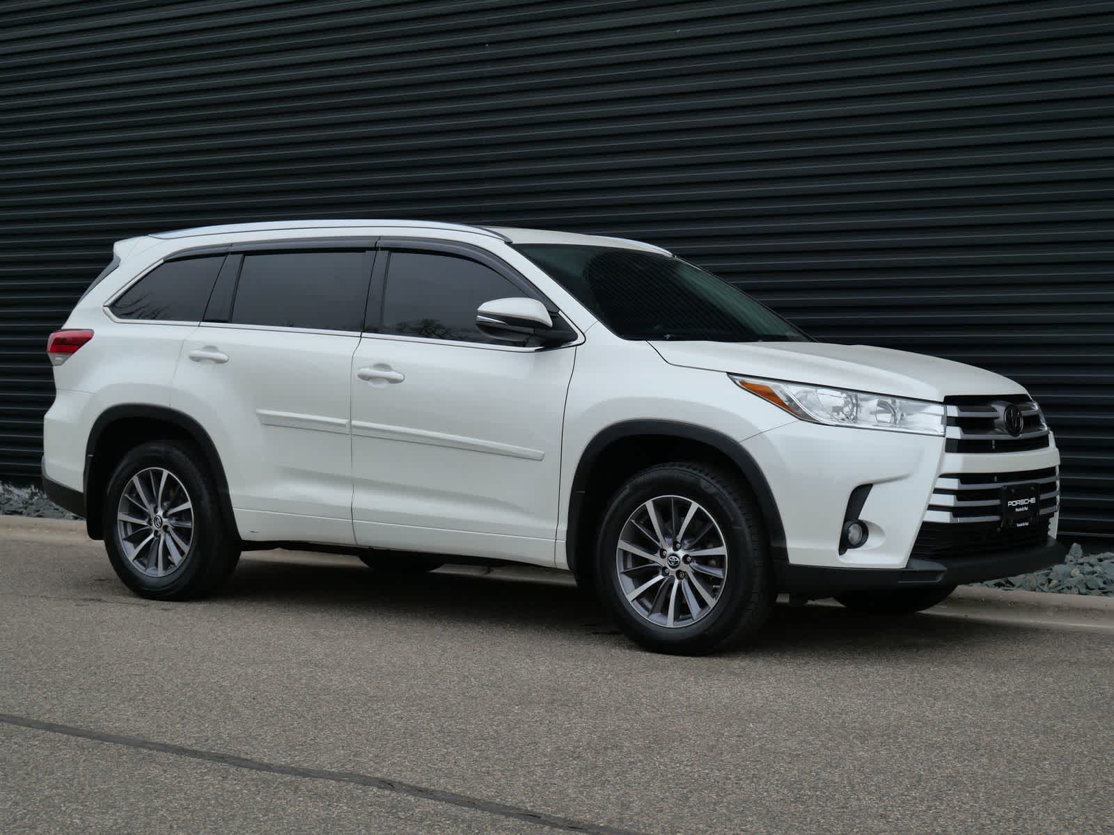 Thumbnail: 2018 Toyota Highlander - 28