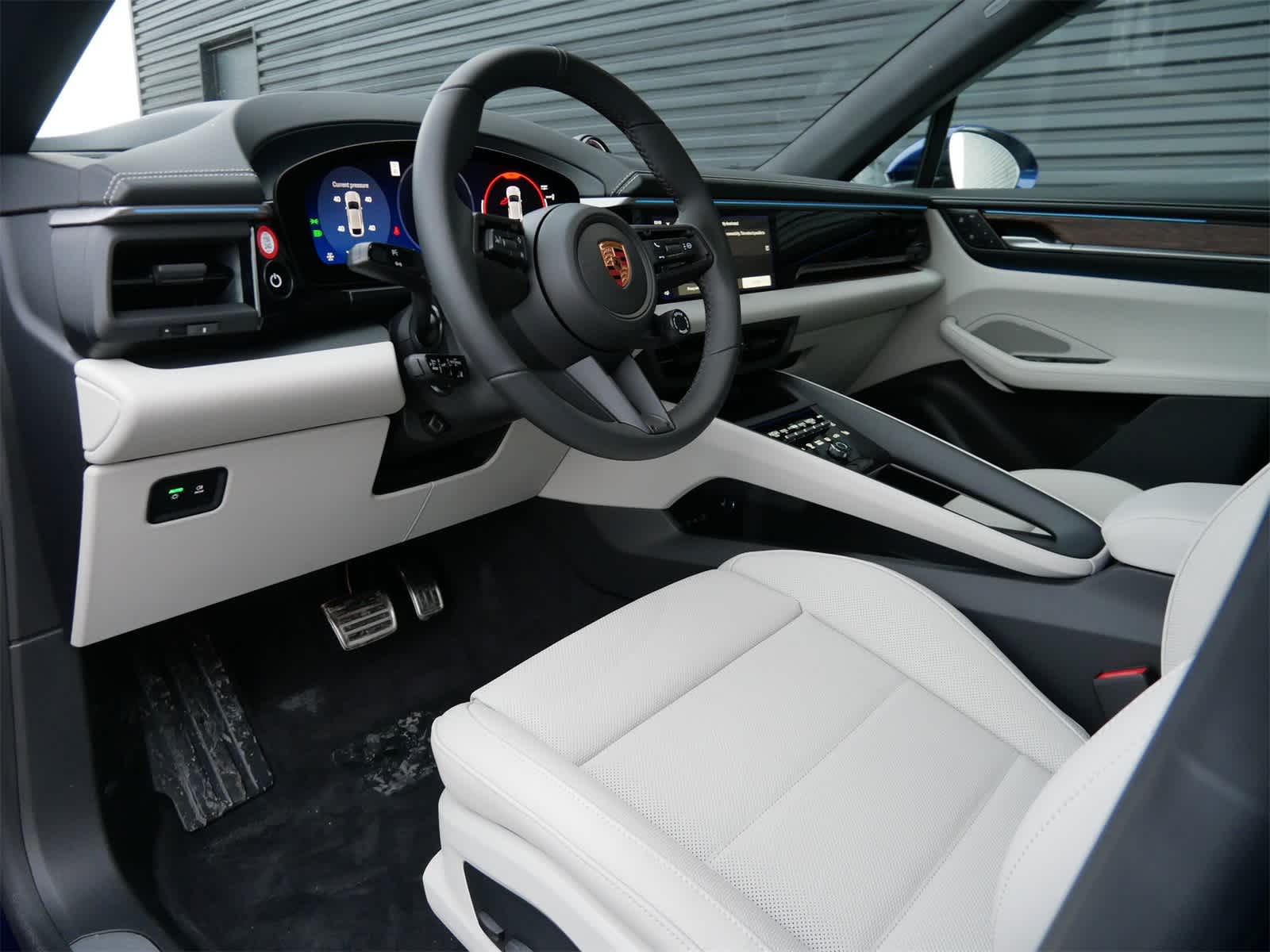 Thumbnail: 2025 Porsche Macan - 4