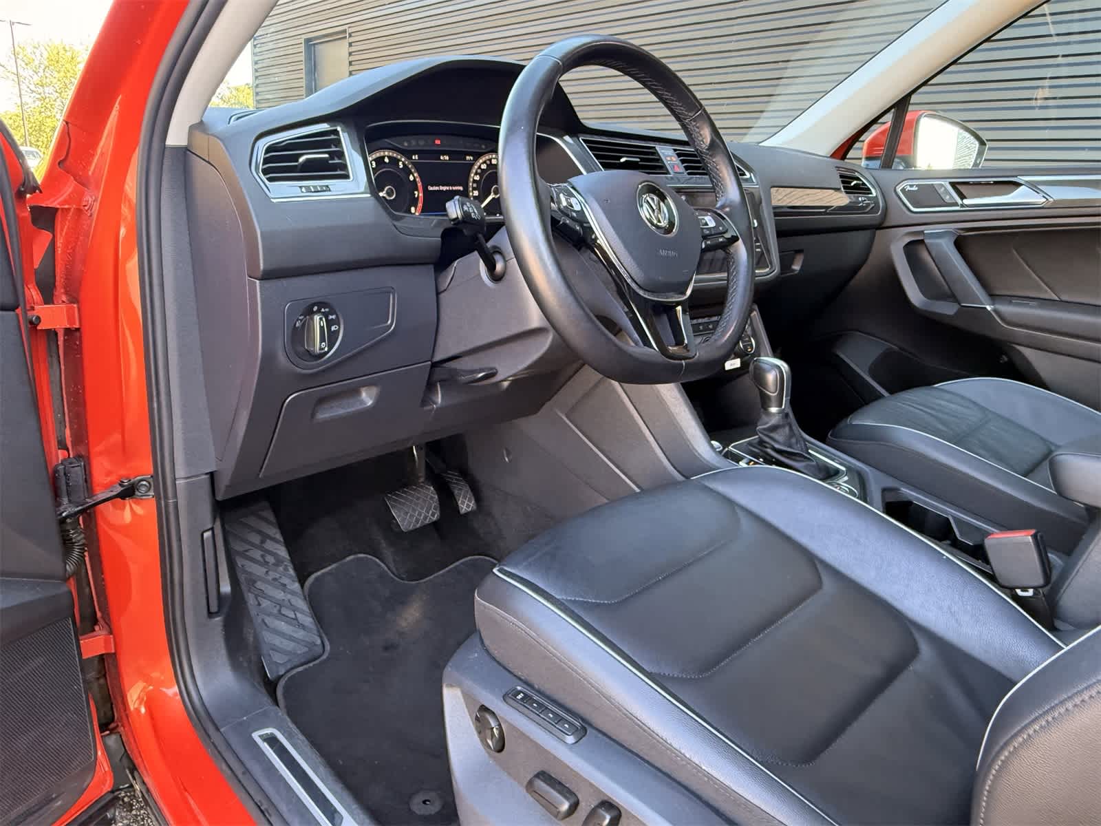 Thumbnail: 2018 Volkswagen Tiguan - 3