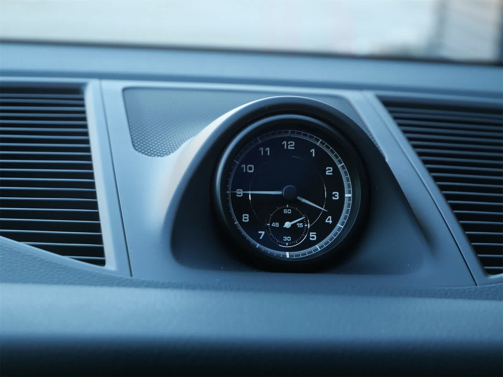 Thumbnail: 2025 Porsche Macan - 20