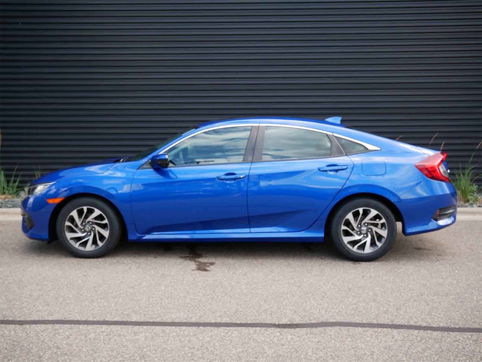 Thumbnail: 2017 Honda Civic - 2