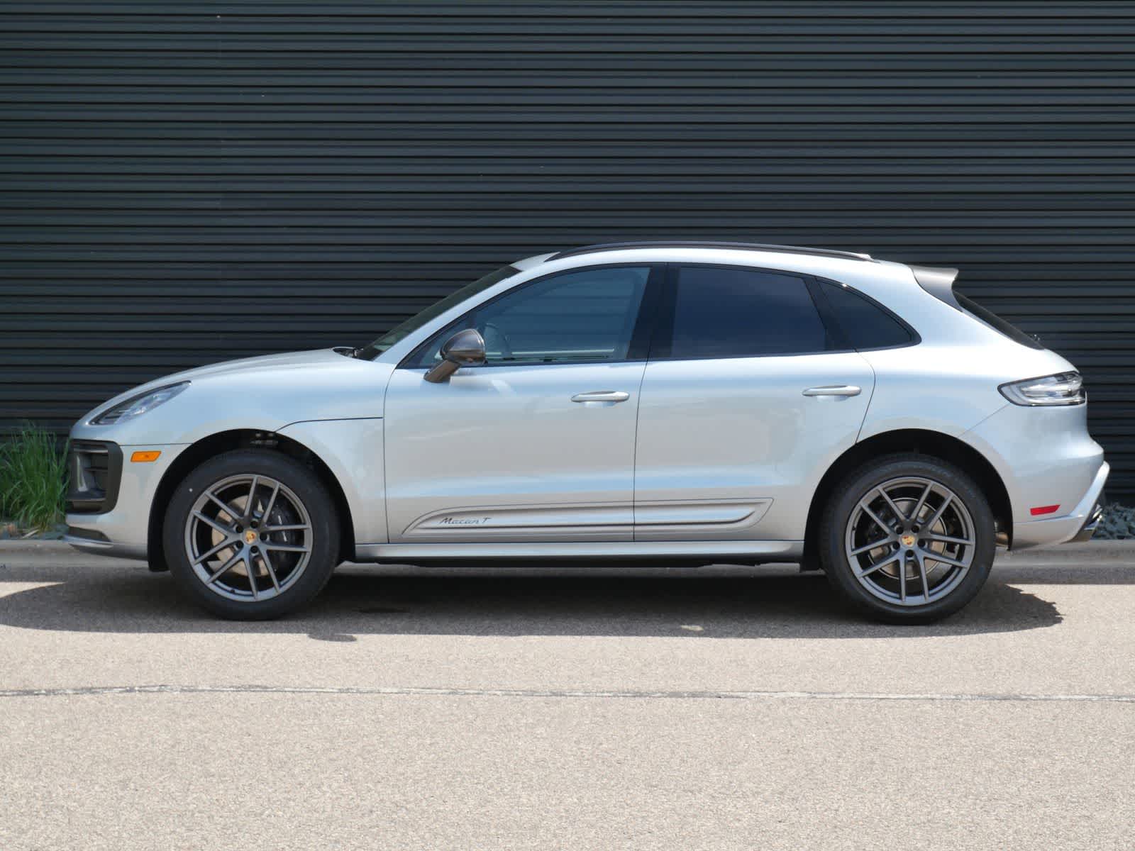 Thumbnail: 2026 Porsche Macan - 2