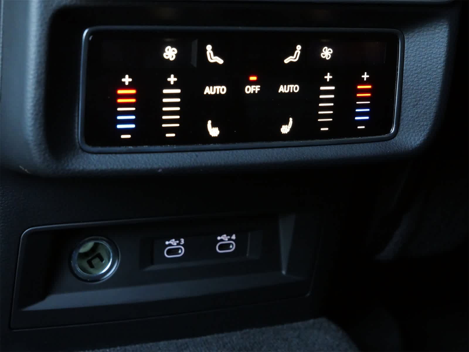 Thumbnail: 2021 Audi Q8 - 10