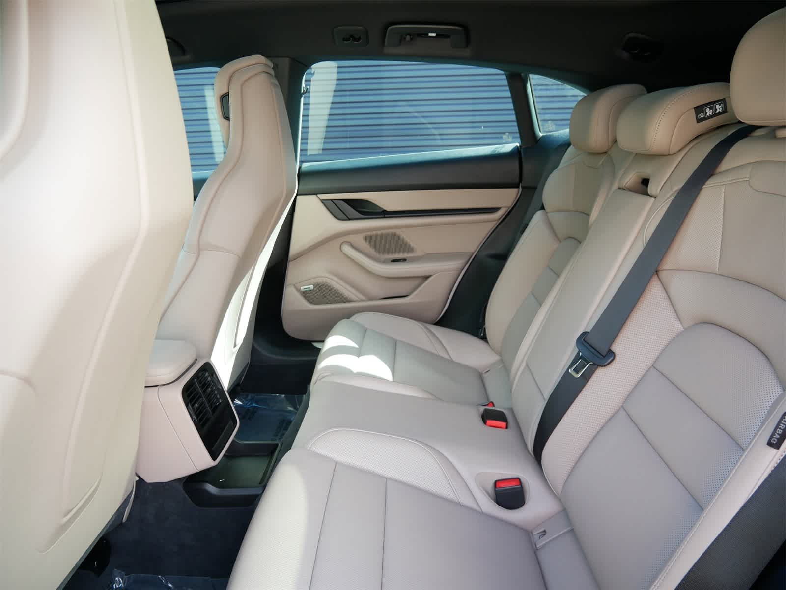 Thumbnail: 2023 Porsche Taycan - 6