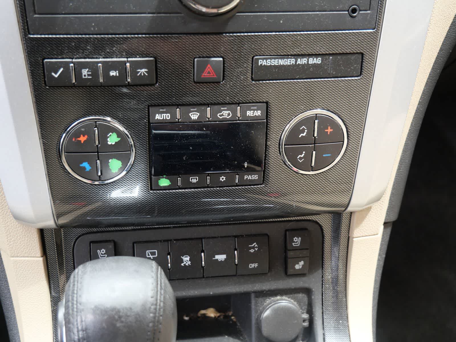 Thumbnail: 2011 Chevrolet Traverse - 16