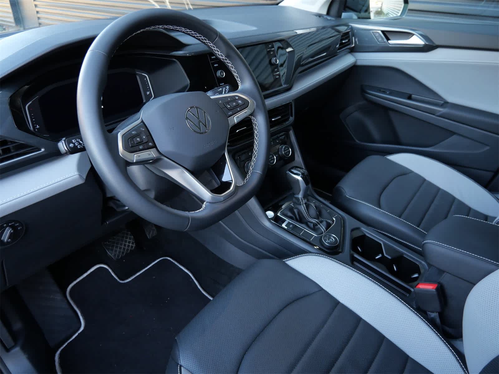 Thumbnail: 2023 Volkswagen Taos - 4