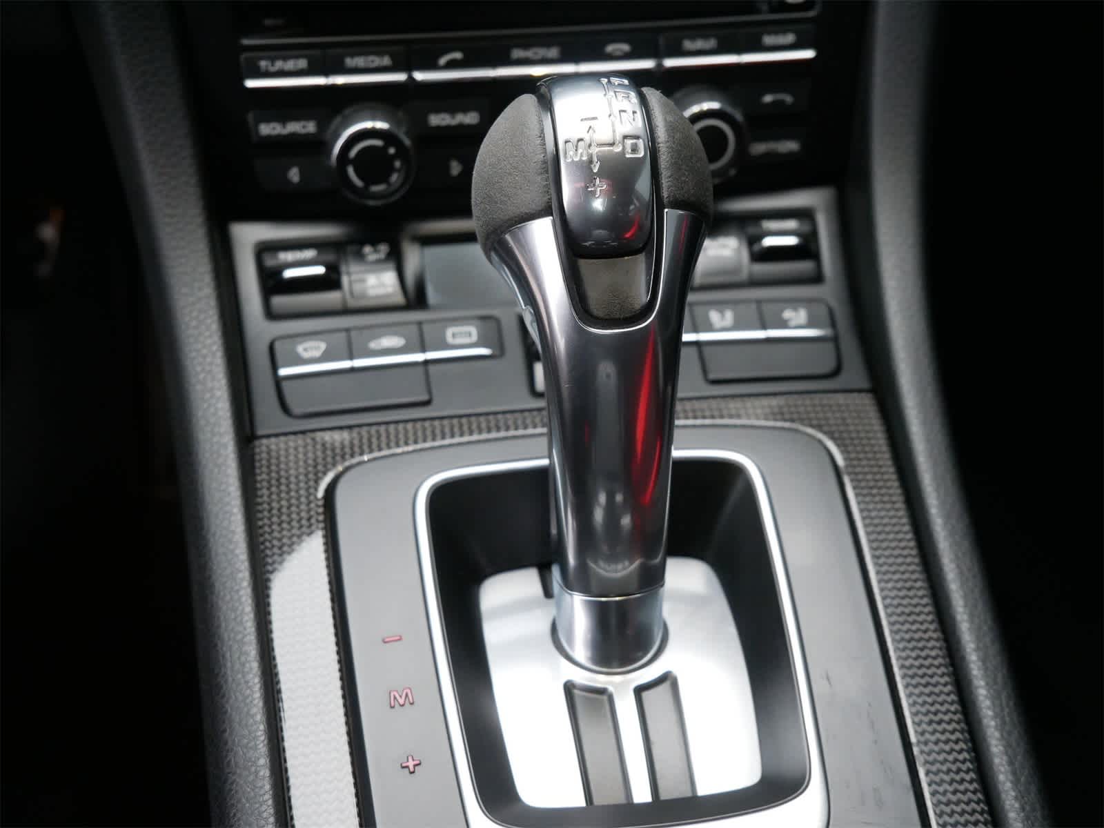 Thumbnail: 2016 Porsche 911 - 14